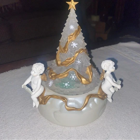 Vintage Avon Gift Collection Spinning Christmas Tree with three cherubs. - Picture 3 of 7